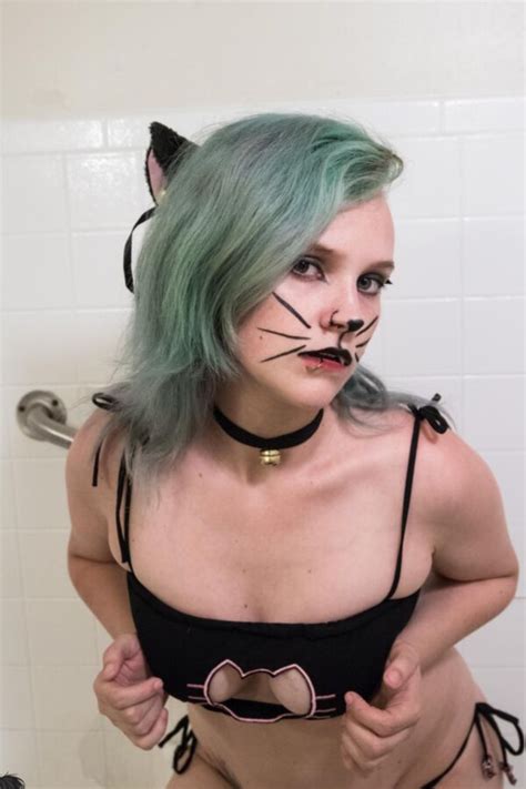 Suicide Girls Vickiwinters Kitten And Milk Fetish Porn Pic