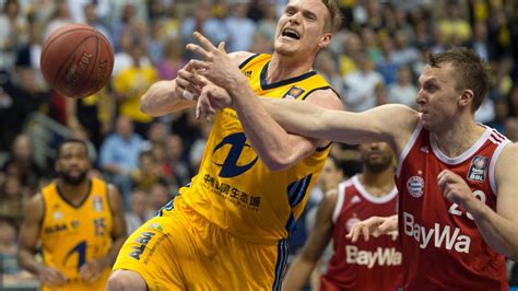 Basketball Alba Berlin Gewinnt Erstes Halbfinale Gegen FC Bayern