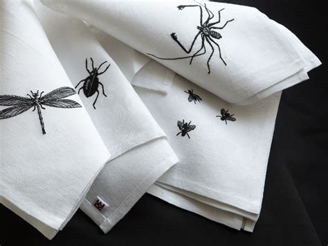 Macabre Trend Victoriana Drama Embroidery Napkins Embroidered