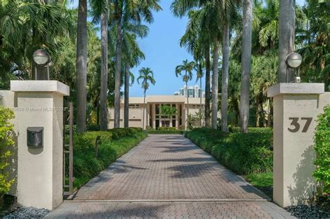 Rapper Rick Ross Buys 37 Million Mansion On Star Island South