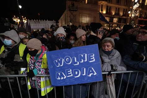 Protesty Przeciwko Lex Tvn W Ca Ej Polsce