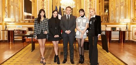 Les BLACKPINK prennent la pose avec Emmanuel Macron à lÉlysée K GEN