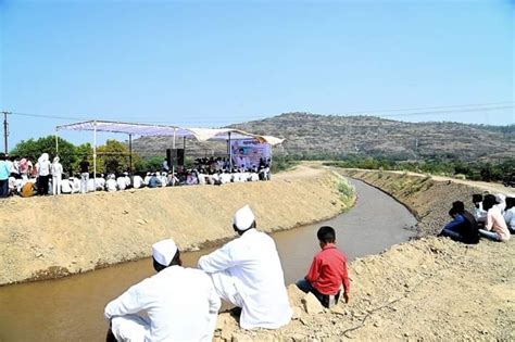 माजी मंत्री बाळासाहेब थोरात यांच्या हस्ते उजव्या कालव्याचे पाणी पूजन