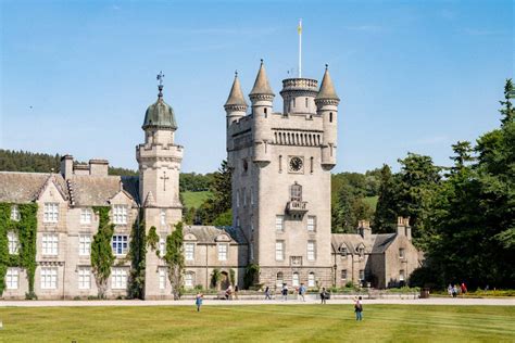 12 BREATHTAKING Scottish Castles (Worth the Detour)