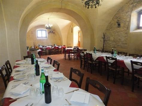 Ristorante Caseificio Frazzetta In Castel Di Iudica Con Cucina Italiana