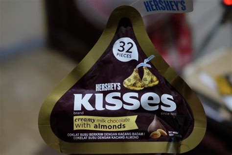 Hershey's Kisses with almonds 32 pcs, Food & Drinks, Packaged & Instant ...