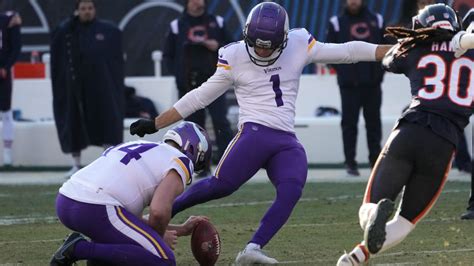 Minnesota Vikings Kicker Greg Joseph Connects On 50 Yard FG Vs Chicago