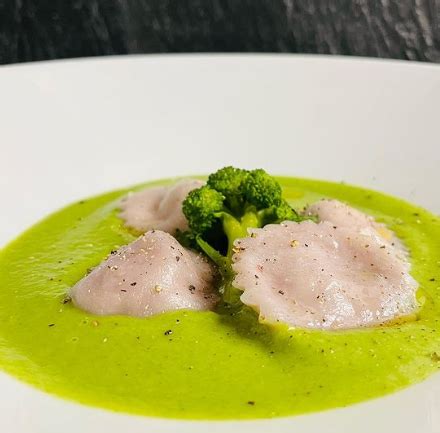 Ravioli Con Salsiccia E Crema Di Broccoli