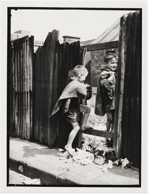 Children in Sydney slums, 1949 : r/AustralianCulture