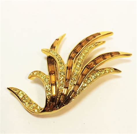 Vintage Boucher Brooch Pin Signed Gold Rhinestone Waving Grass From