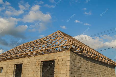 Detalles De Madera De La Estructura Del Techo De Una Nueva Casa En