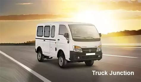 Tata Magic Express Price 2025 - Magic Express Mileage, Seating Capacity