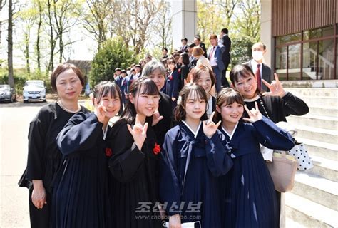 〈2022학년도 조대 입학식〉보람찬 대학생활을／신입생의 결심과 학부모의 축복 조선신보