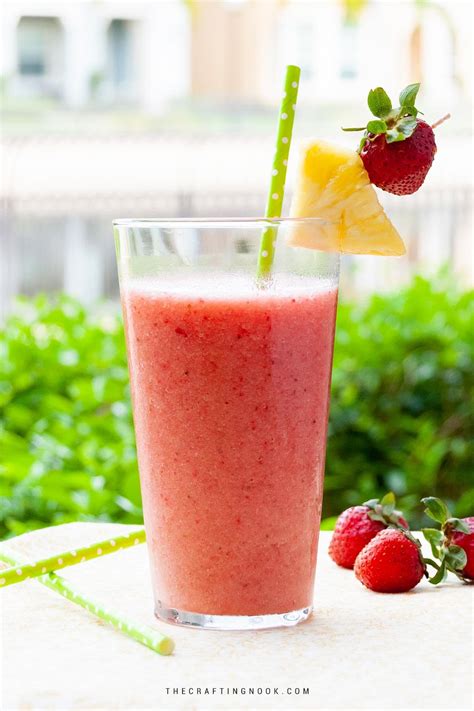 Strawberry Banana Pineapple Smoothie The Crafting Nook