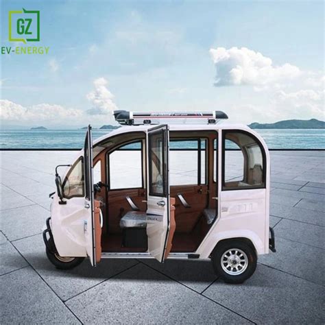 White Xin National Standard Fully Enclosed Five Door Three Wheel