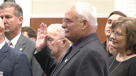 New Magistrate on Warren County Fiscal Court officially sworn in - WNKY News 40 Television