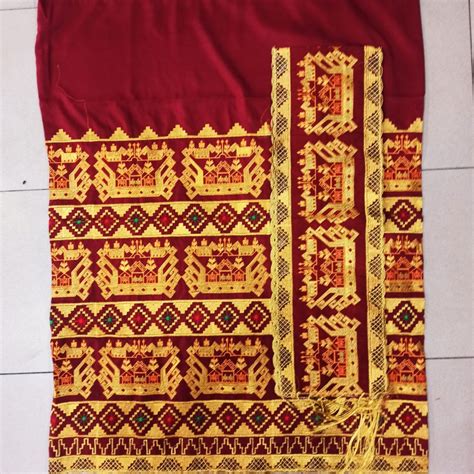 Jual Tapis Bordir Kapal Tingkat Kain Etnik Marun Set Sarung Selendang