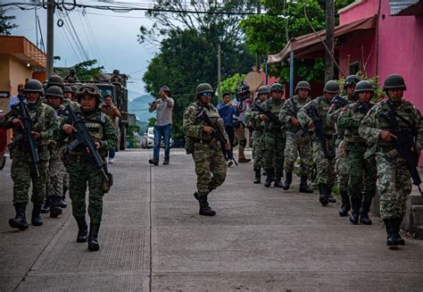 El Conflicto Armado De Chiapas Traspasa Fronteras Y Lastra El Turismo