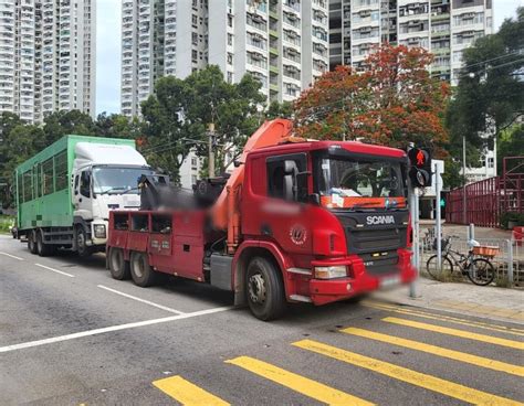 屯門警打擊違泊 發逾2千張牛肉乾及拖1車 新冠疫情專頁