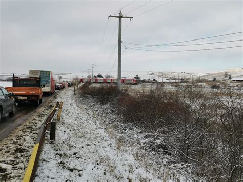 Autoturism lovit de tren la Grivița BDB NEWS