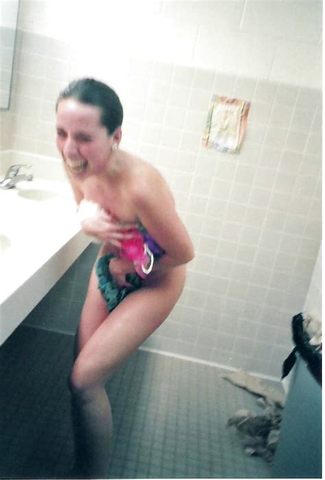 Embarrassed Bare Chicks ZB Porn