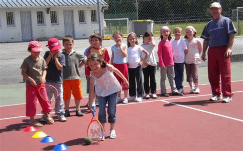 École Saint Joseph Les élèves s initient au tennis Le Télégramme