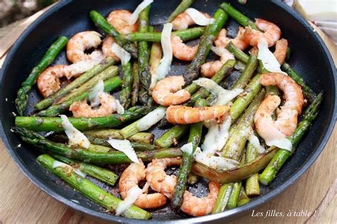 Poêlée Dasperges Vertes Aux Crevettes Brebis Et Piment Despelette