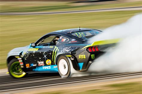 Ford Unveils 1,300 HP 2024 Mustang RTR Spec 5-FD Formula Drift Racer | HiConsumption