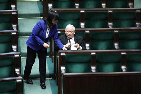 Jarosław Gowin przedstawia propozycję ws wyborów Jest stanowisko PiS