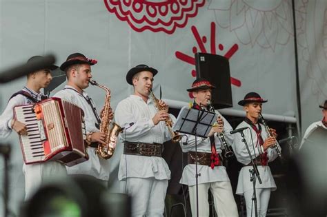 Sztuka Ludowa W Polsce Co Warto Wiedzie O Naszym Polskim Folklorze