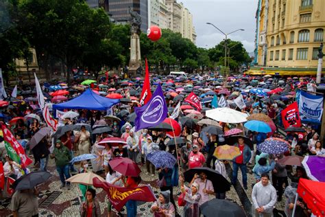 Manifestantes Protestam Na Cinel Ndia Contra Atos Antidemocr Ticos