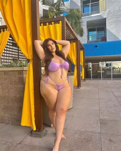 Plus Size Babe Praised For Normalising Scars By Flaunting Curves In