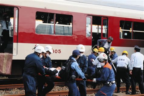 衝突・脱線事故を想定し訓練 近鉄、明和の車庫で乗客誘導など：ニュース：中日bizナビ