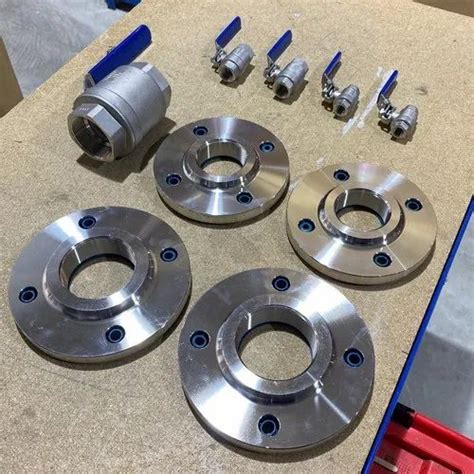 Round Astm A Ss Flanges For Oil Industry Size Inch At Rs