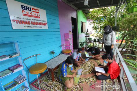 Taman Bacaan Masyarakat Di Kawasan Sungai Kemuning Banjarbaru Antara