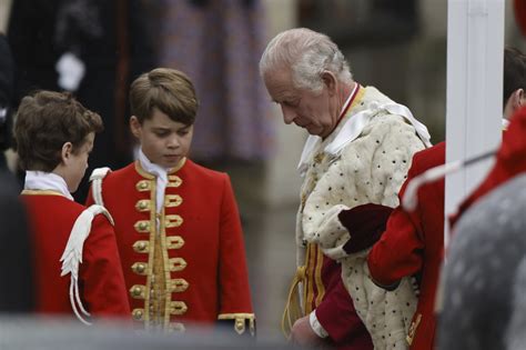 Para evitar bullying Príncipe George pidió al rey Carlos III cambiar