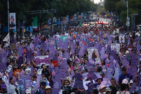 Mexicanas Marchan En Contra De La Violencia De G Nero