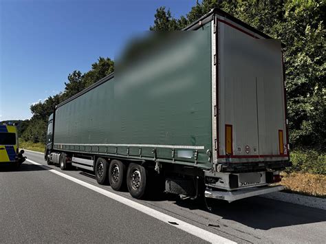 Greding Frau Stirbt Bei Schwerem Unfall Auf A9 Autofahrer Kommt In