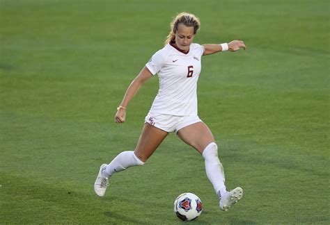 5 women's college soccer players to watch in the 2021 preseason top 25