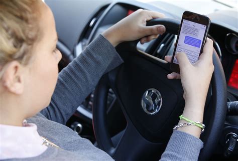 5 Dangerous Driving Distractions That Could Kill You