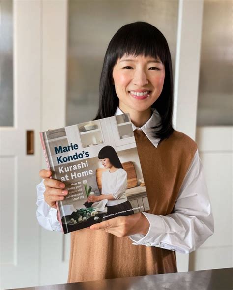 Profil Dan Biodata Marie Kondo Ratu Beberes Asal Jepang