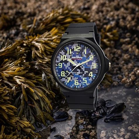 Submarine Fashion Cool Analog Men Watch Waterproof Outdoor Jam Tangan