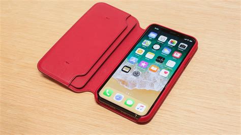 Hands-on with Apple's new red iPhone 8 and 8 Plus - CNET