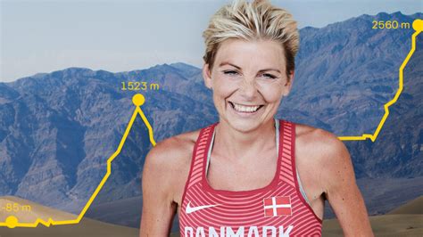 Stine tænkte fuck da hun mærkede de grader Nu skal hun løbe kilometer i ørkensolen