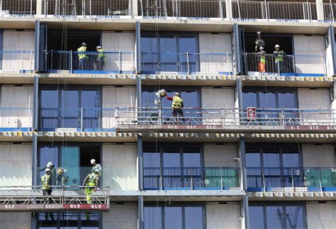 Real estate broker salary peaks might decline as housing cools down 8