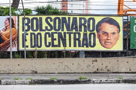 Bolsocaro Outdoors Com Críticas A Bolsonaro Colocados Em Sp E Bh