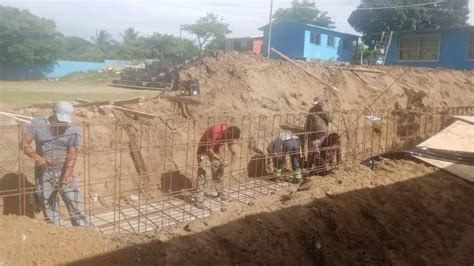 Inicia construcción de barda perimetral de escuela Úrsulo Galván en