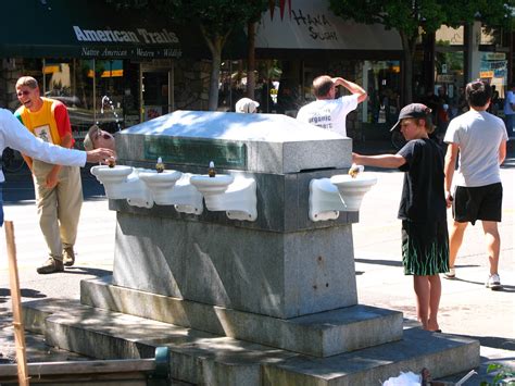 Drinking Fountains: Lithia Fountain