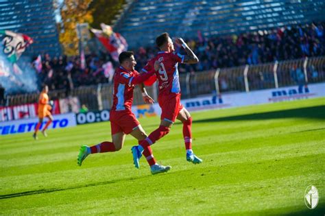 Modena Bari a Bonacina al Var Gariglio È l arbitro del contestato