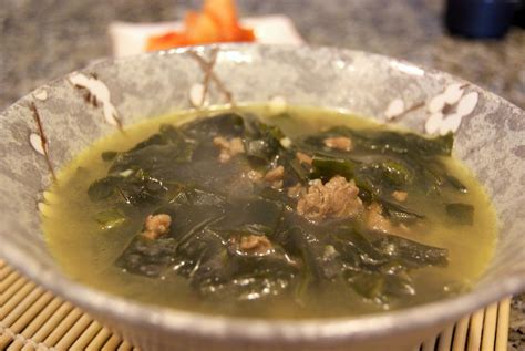 Korean Seaweed Soup Recipe – 미역국